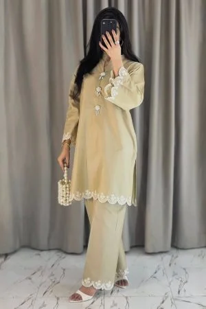 Beige Blossom